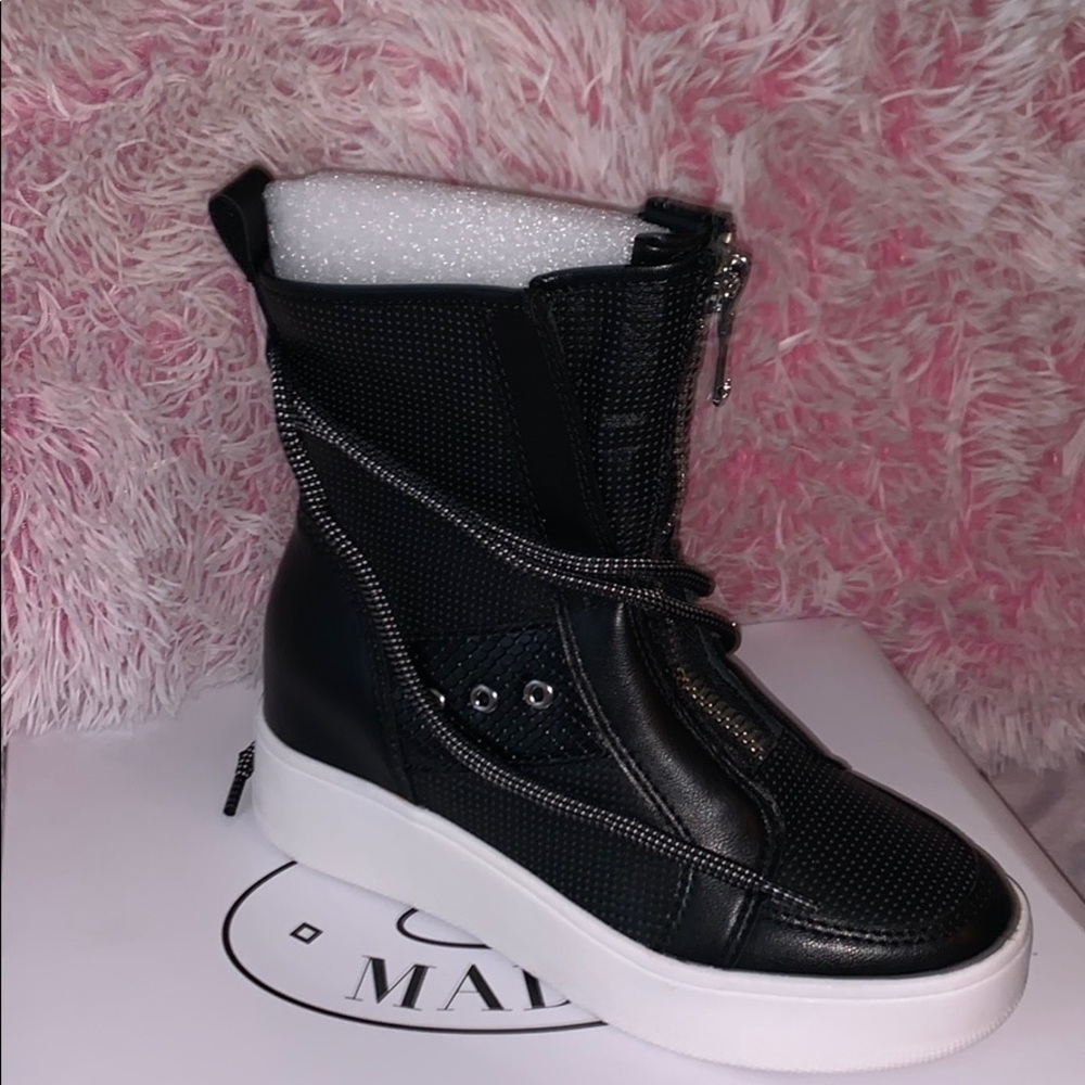 ✨ON SALE✨Steve Madden boots